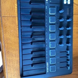 ARTURIA Minilab 3 Midi Keyboard